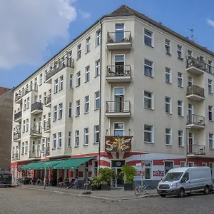 https://sunflower-hostel-berlin.find-berlin-hotels.com