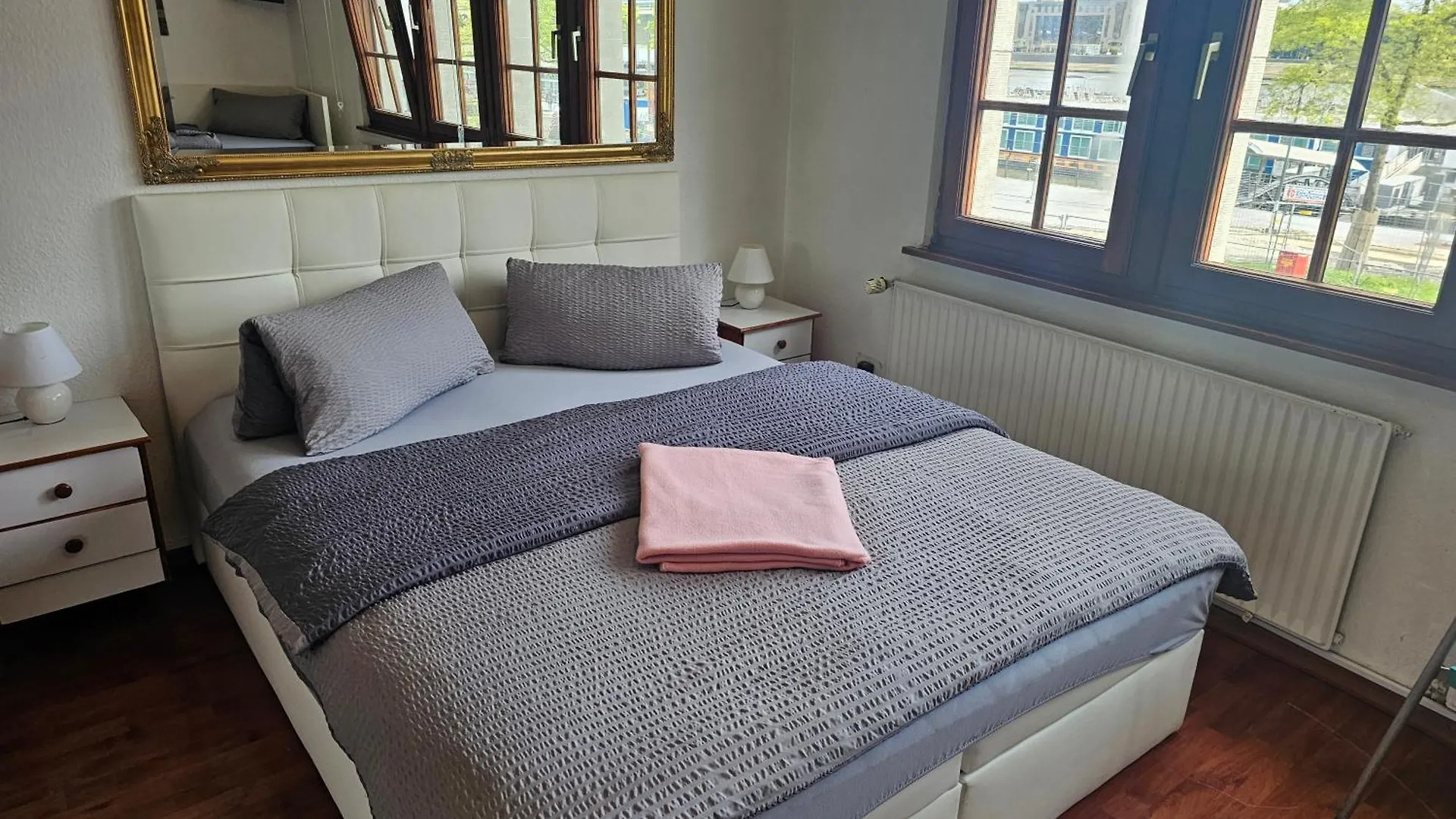 Haus Enteresan Aparthotel Köln